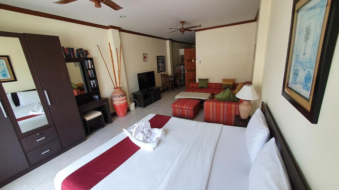 Patong Karlssons Hotel מראה חיצוני תמונה